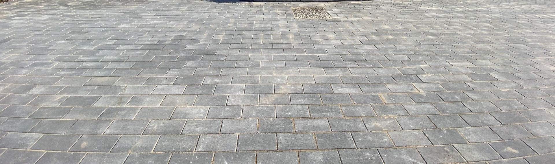 Marshalls Red and Charcoal Block Paved Driveway in Reading, Berkshire